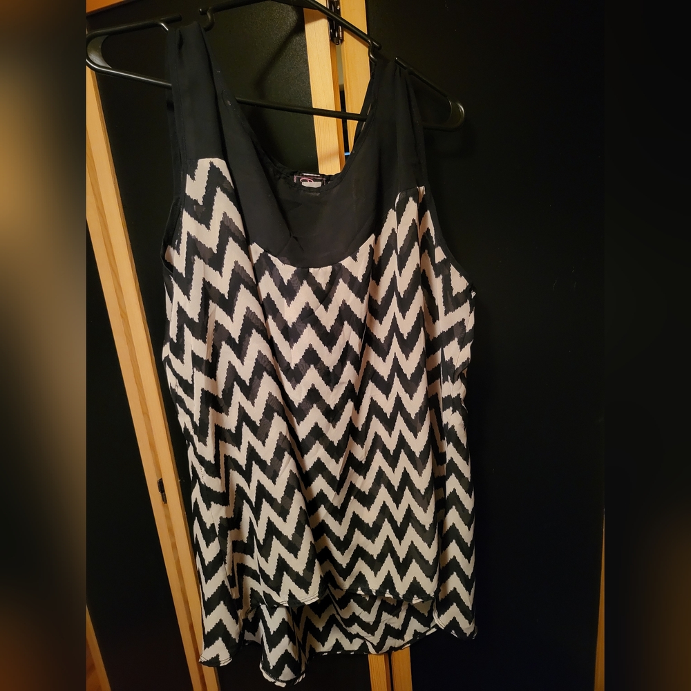 Chevron Patterned Black and White Women's Top